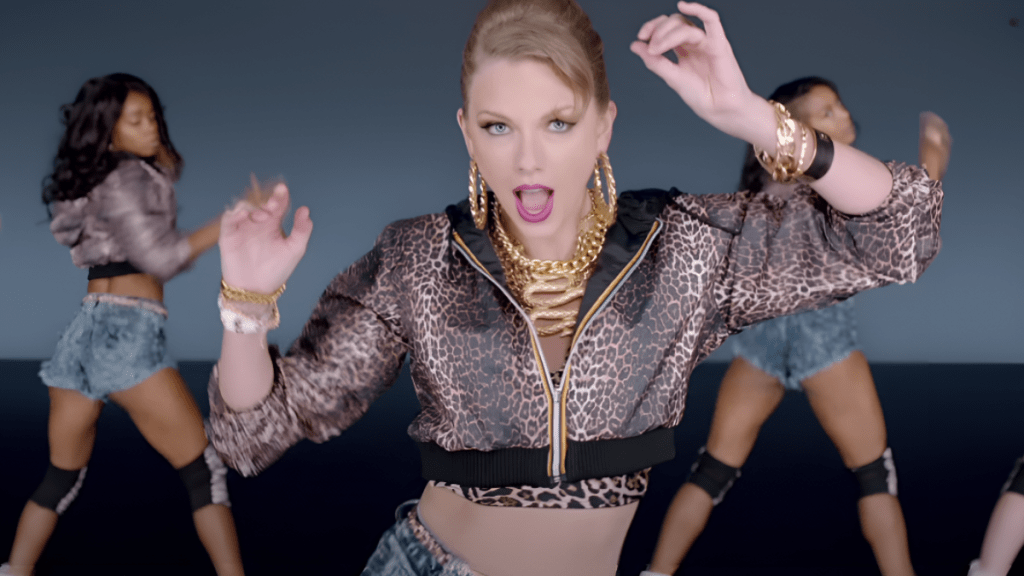 Taylor Swift Belly Button Trending