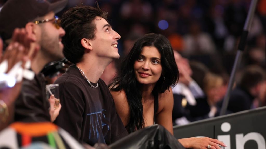 Kylie Jenner Can't Meet Timothee Chalamet Despite Having a Private Jet, Says Source