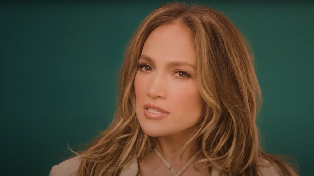 Jennifer Lopez Receives Shade From Luis Guzmán During Hot Ones Interview