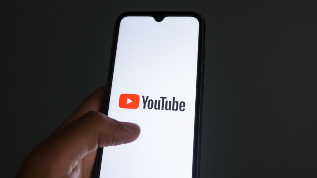 YouTube Will Now Verify Your Age Using AI, Here's How