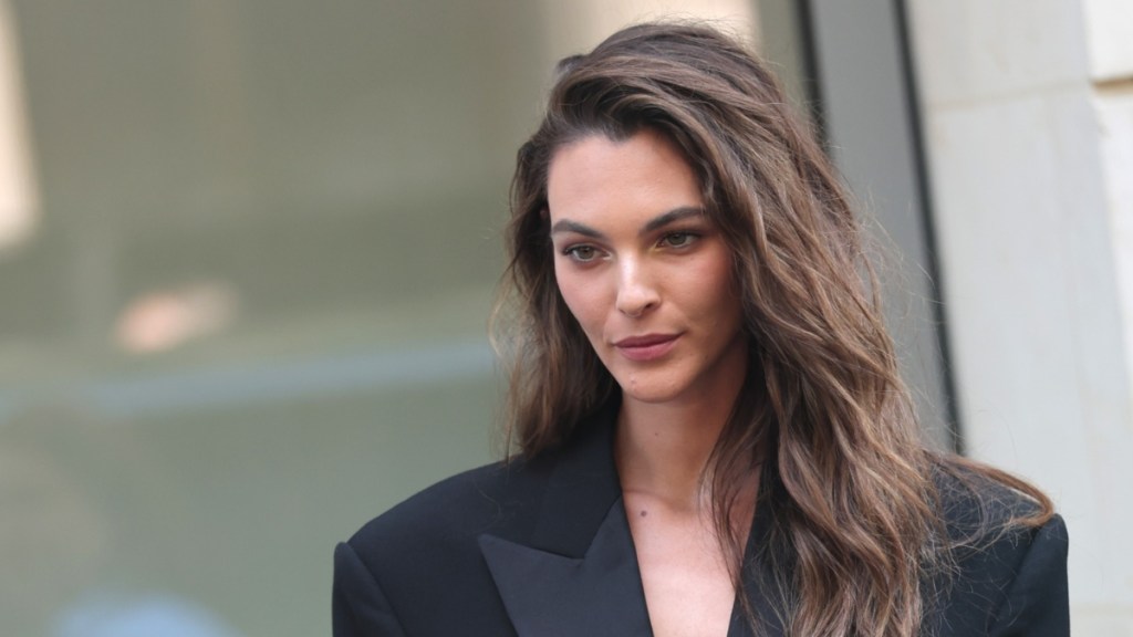 Leonardo DiCaprio's Girlfriend Vittoria Ceretti Flaunts Her Body In String Bikini