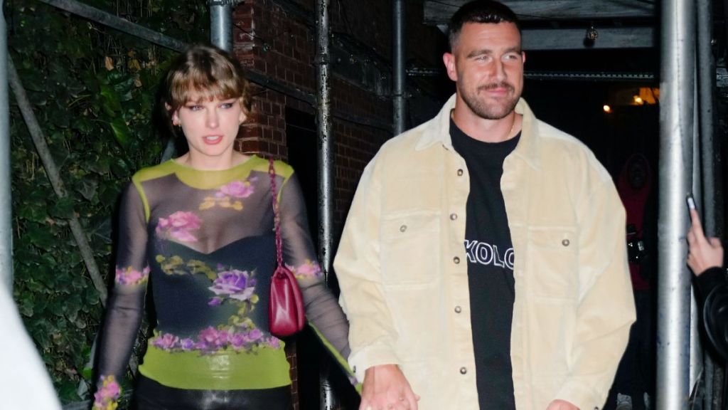 Rapper Offers to Officiate Taylor Swift & Travis Kelce's Wedding