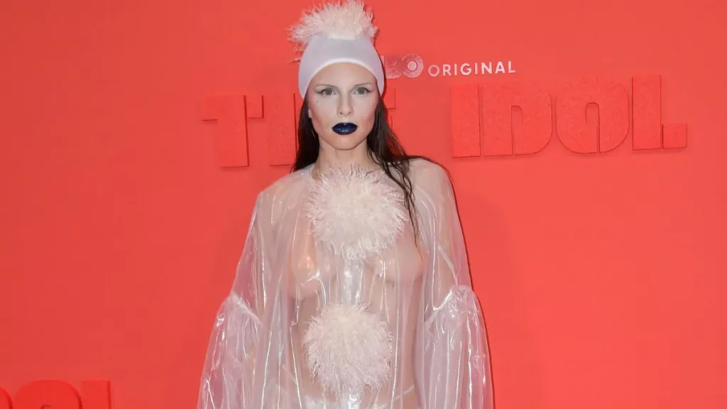 Julia Fox's Facial Changes Were an Effort to Impress Men