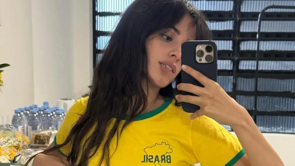 Camila Cabello Lifts Her T-Shirt up for Mirror Selfie