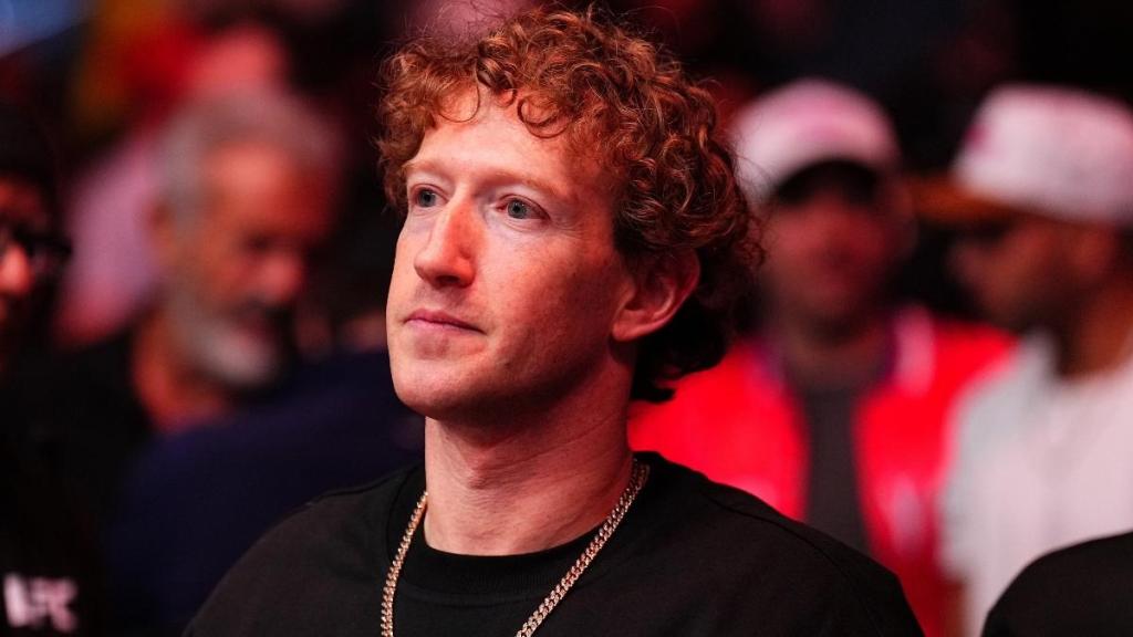 Mark Zuckerberg Introduces Meta Glasses With Built In Display Aimed at 'Superintelligence'