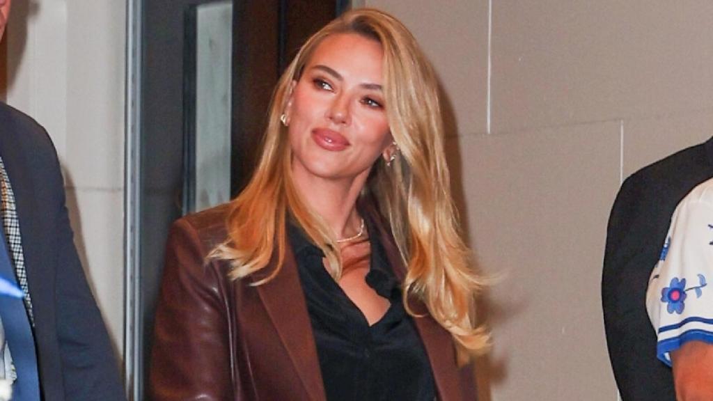 Scarlett Johansson Wearing Her Hair Down in NYC Look Has Fans Saying 'Chef's Kiss'