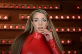 Britney Spears Drops NSFW Moves in Restaurant Bathroom