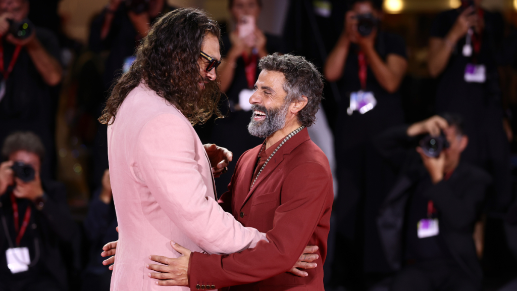 Fans Obsessed With Jason Momoa & Oscar Issac's Bromance