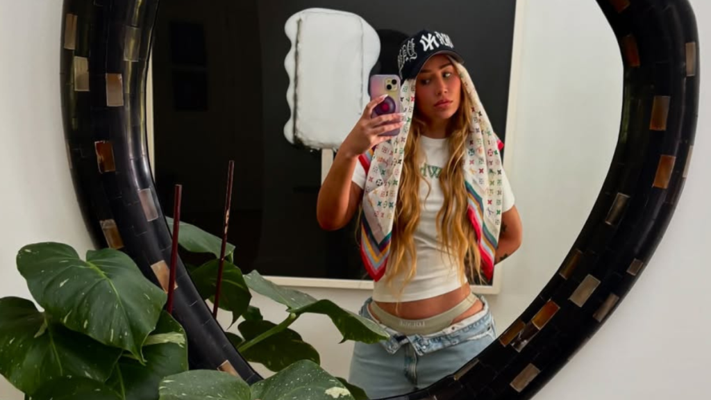 Iggy Azalea’s Daring Mesh Dress Is a Total Head-Turner