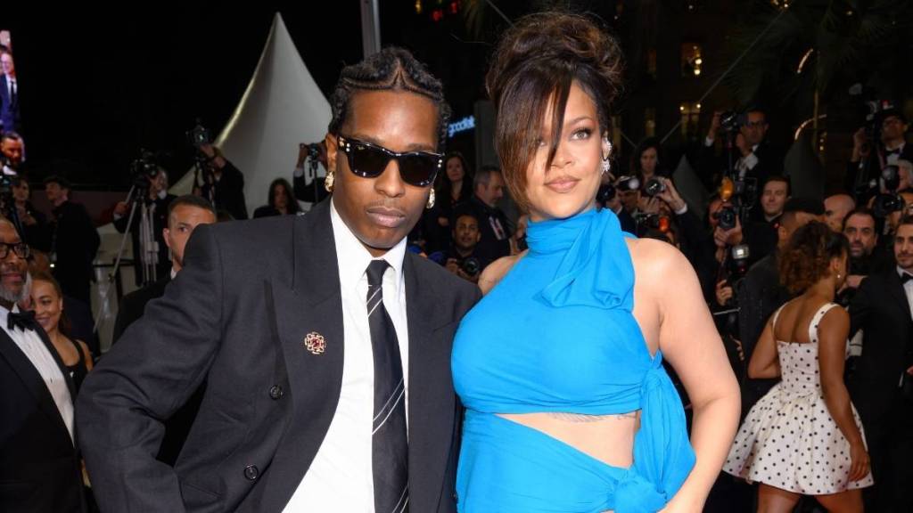 Rihanna Shares First Photo of Newborn Baby Girl She Welcomed With A$AP Rocky