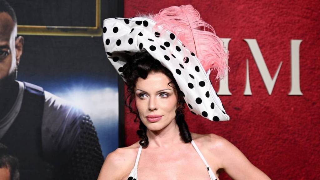 Julia Fox's Bold Skirt Set Has a Lot Going On, But It All Comes Together Perfectly