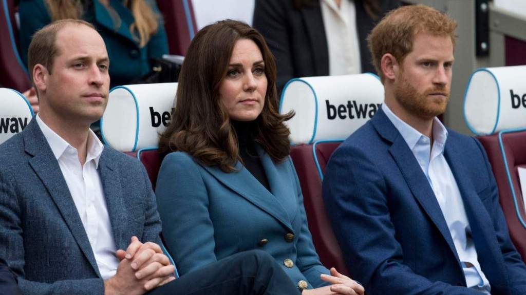 Prince Harry’s Relationship With Prince William & Kate Middleton Remain Tense, Source Claims