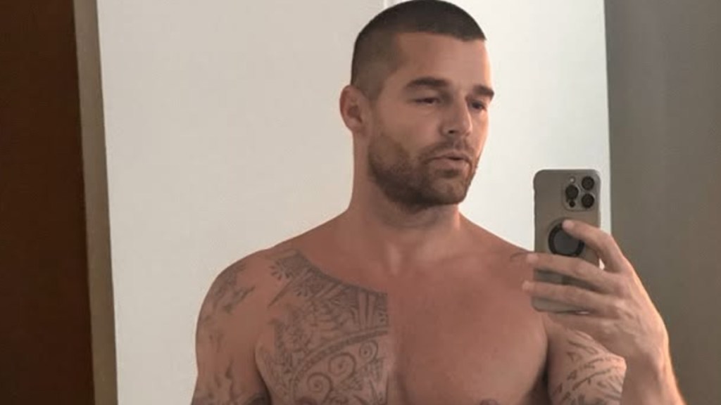 Ricky Martin’s Shirtless Mirror Selfie Will Make You Do a Double Take
