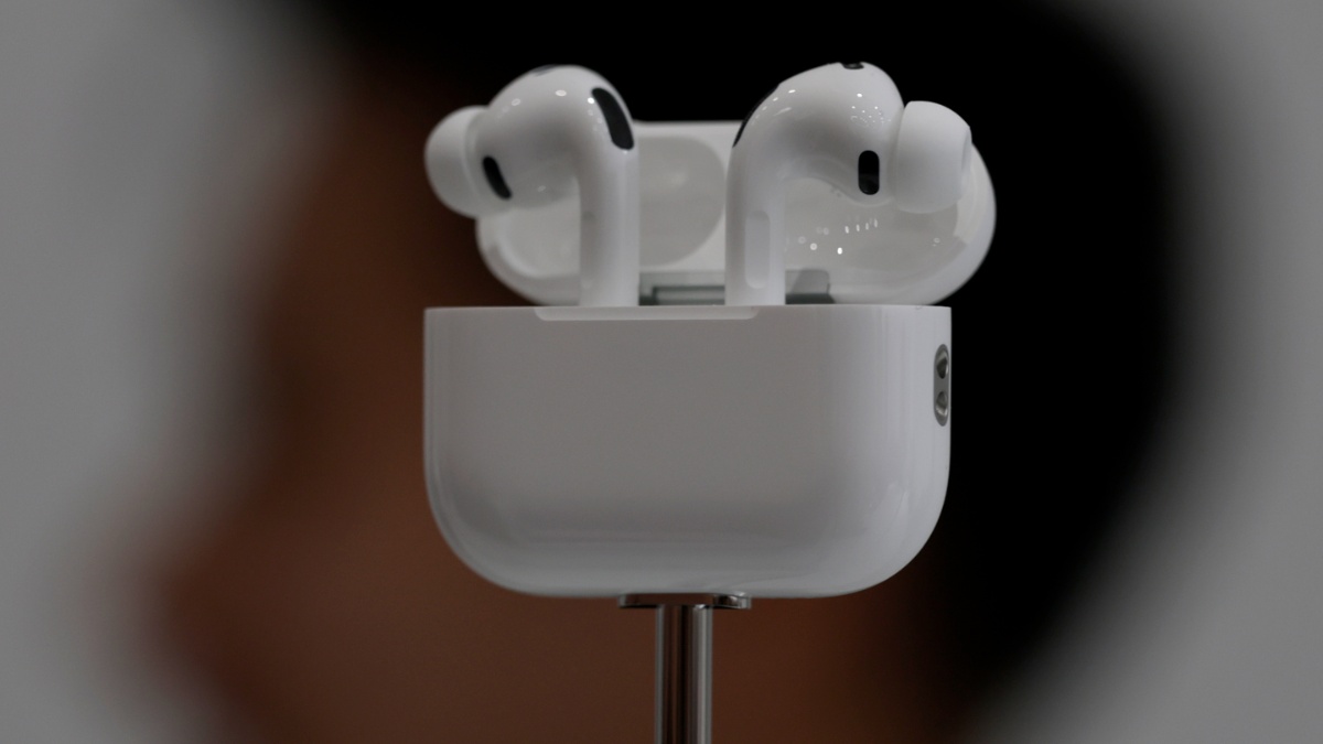 You Don't Need AirPods Pro 3 To Use New Live Translation Feature