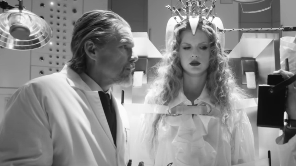 Ethan Hawke Says Taylor Swift is 'Pervasive' In His Household