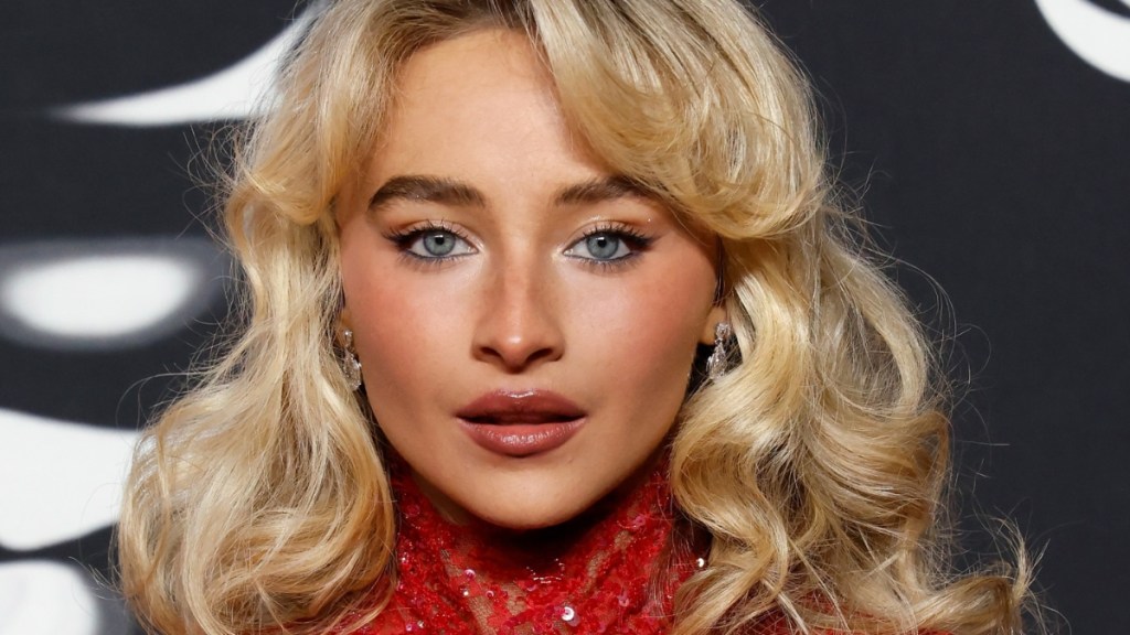 Fans Go Wild After Seeing Sabrina Carpenter's Mini Shorts Look: ‘Our Blonde Beauty'