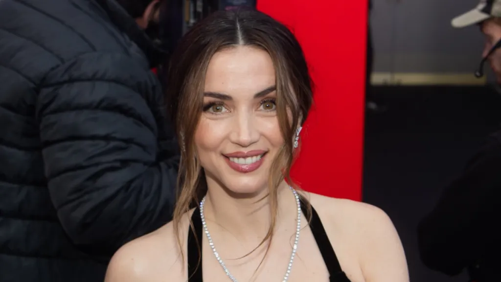 Ana de Armas Showcases Her Toned Abs in Black Sports Bra