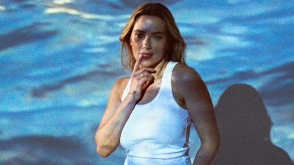 Scarlett Johansson Is 'Literal Mood' in Crop Top & Jeans Combo