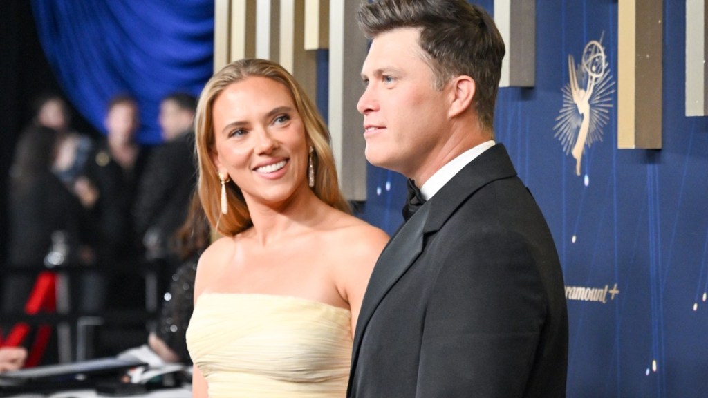 Scarlett Johansson & Colin Jost Disappoint Fans With Glambot