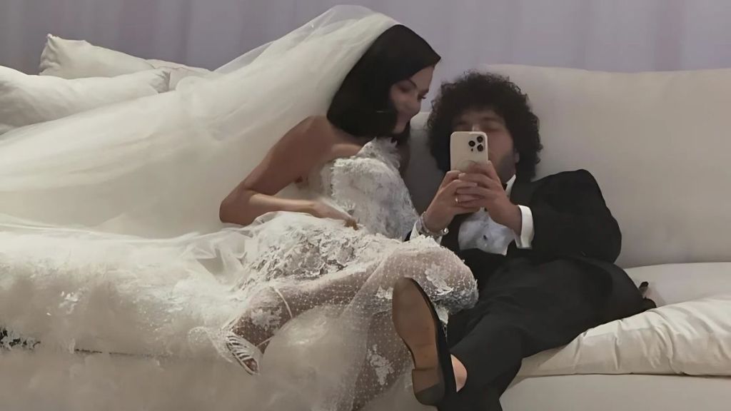 Selena Gomez & Benny Blanco's Wedding Selfie Has Fans Saying 'She Got Her Happy Ending'