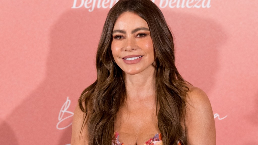 Sofia Vergara's Dance in Body-Hugging Dress Goes Viral