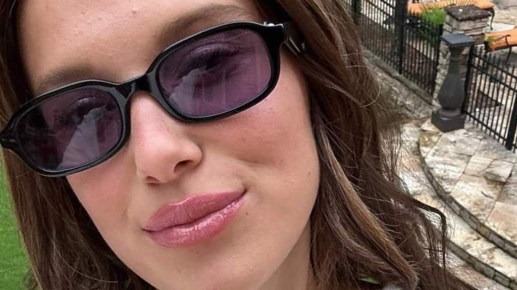 Millie Bobby Brown Shows off Her Figure in Sports Bra & Matching Pants