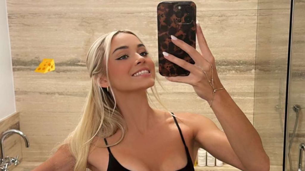 Livvy Dunne Celebrates Life Milestone With a Stunning Bathroom Selfies