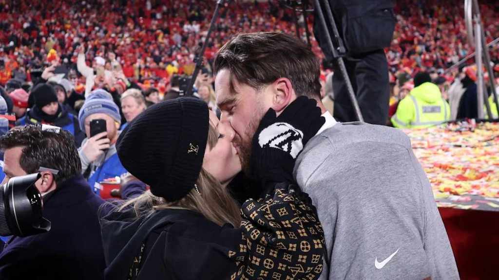 Travis Kelce & Taylor Swift's Wedding Will Be 'Bigger Than Super Bowl', Insiders Say