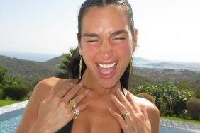 Fans Call Dipa Lipa 'Goddess' After Seeing Her Photos in a Bikini