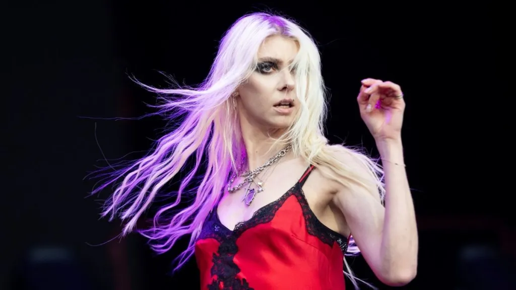 Taylor Momsen Flaunts Her Abs in Shocking Music Video