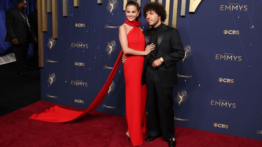 Selena Gomez's Body Language at Emmys 2025 Hinted at 'Pride,' Says Expert