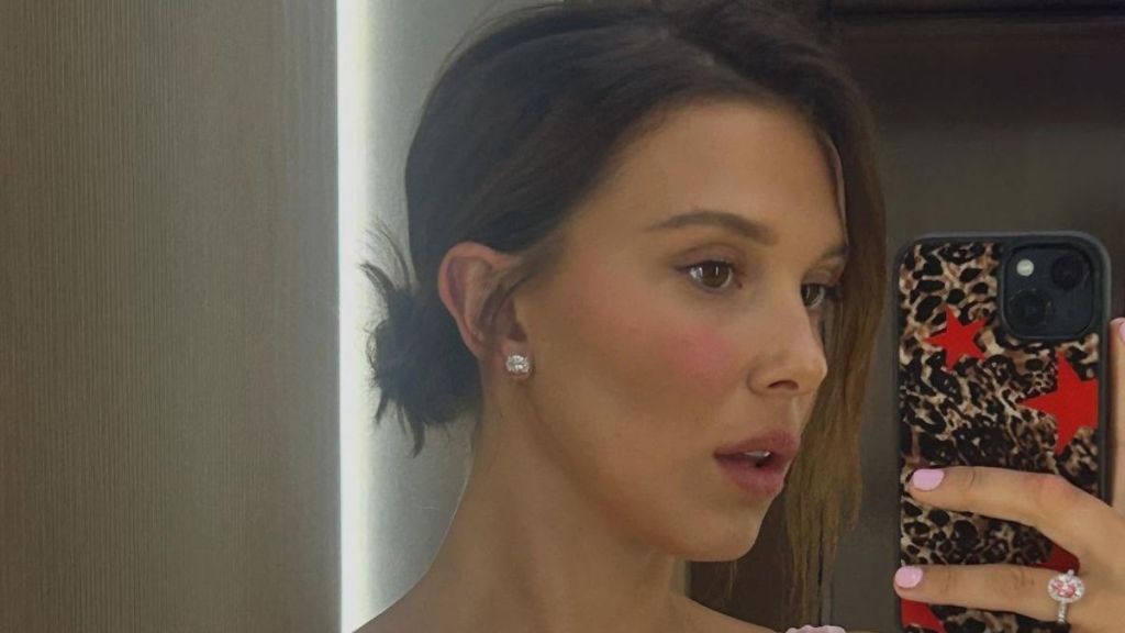 Millie Bobby Brown's Bikini Top Flatters Her Curves in New Mirror Selfie