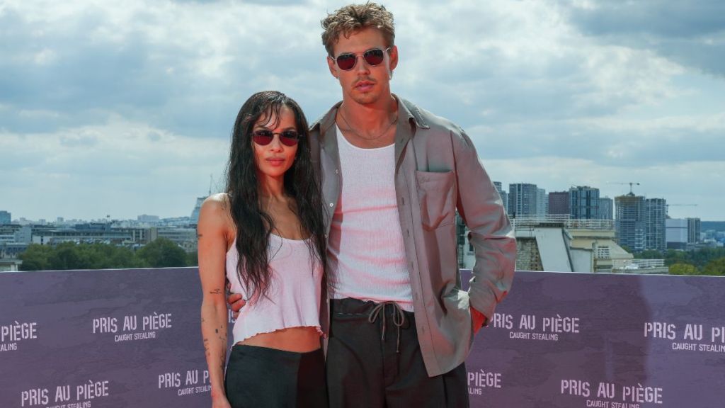 Zoe Kravitz Doesn’t Want To Commit to Austin Butler or Harry Styles, Source Claims