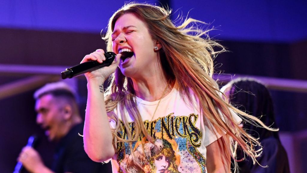 Kelly Clarkson Gets Sentimental About How American Idol Changed Her Life