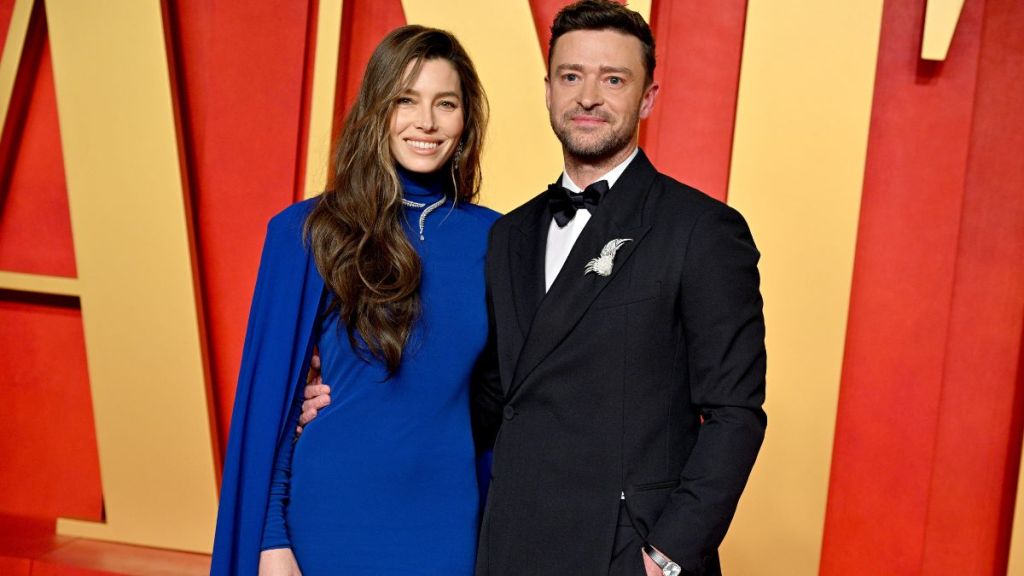 ‘Supportive’ Jessica Biel Caters to Justin Timberlake’s Needs Amid Lyme Disease, Source Claims