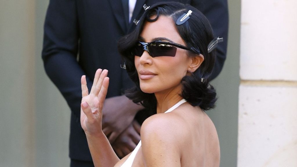 Kim Kardashian Is a ‘Masterpiece in the City’ in Italy Photos