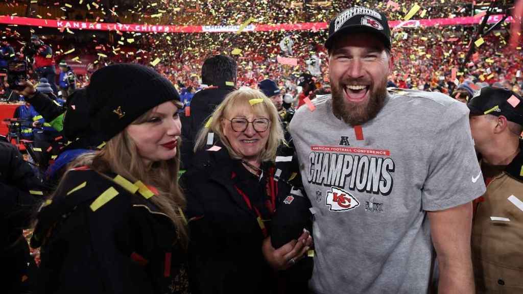 Travis Kelce's Mom Donna Has Put 'Pressure' on Him To Have Kids
