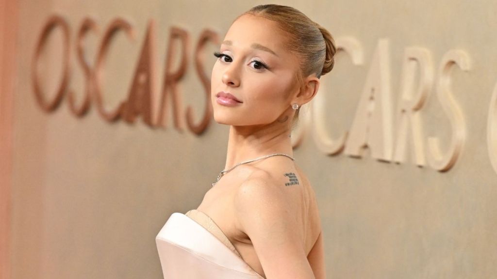 James Bond 26 Rumor Hints Ariana Grande & 2 Others for New Bond Girl