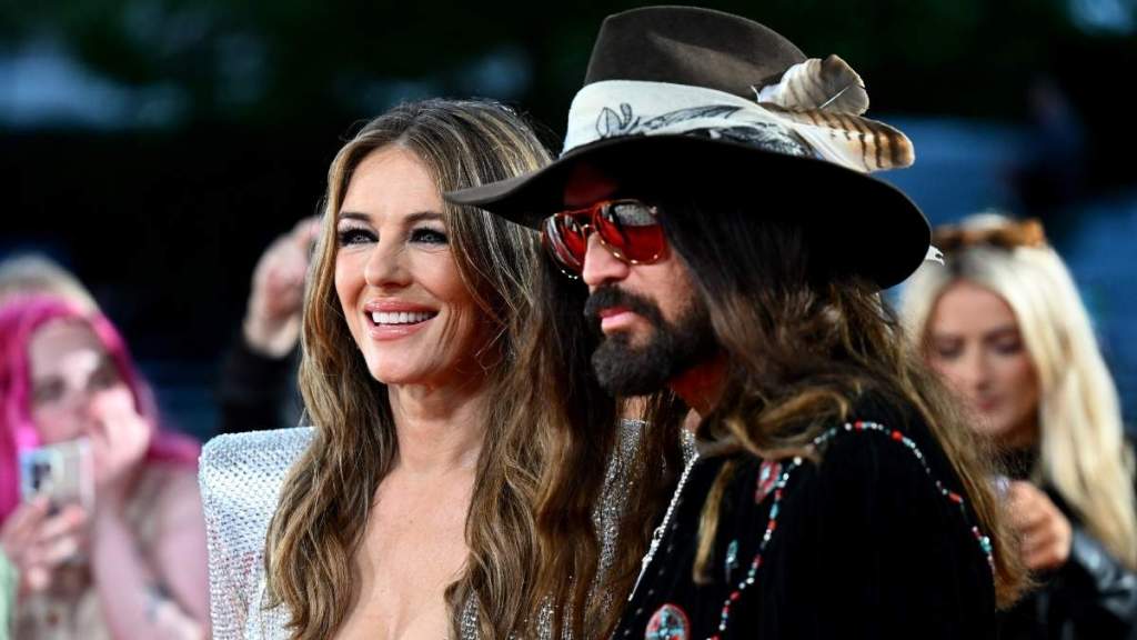 Billy Ray Cyrus & Elizabeth Hurley Using Love to Earn More — Source