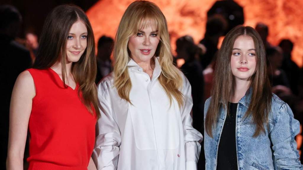 Nicole Kidman Steps Out With Daughters at Chanel Show After Keith Urban Divorce