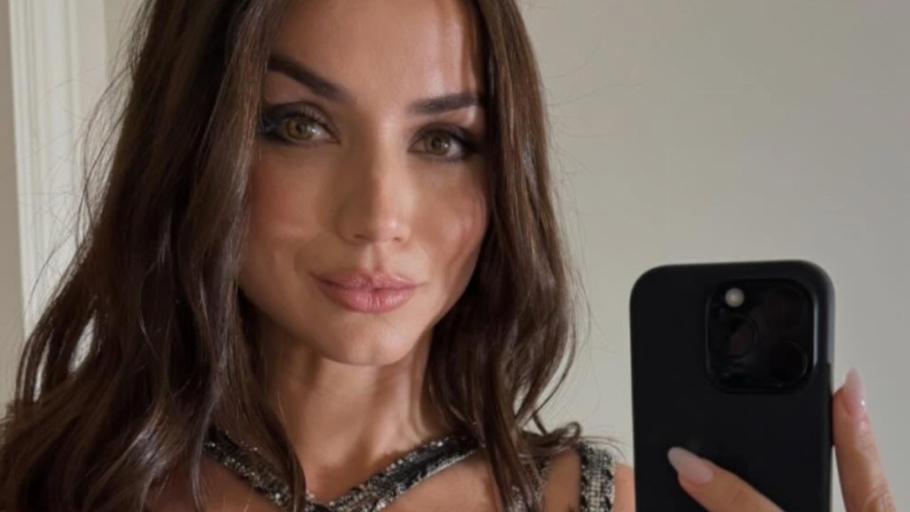 Ana de Armas Paris photos