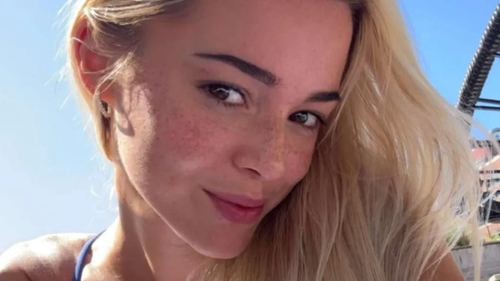 Livvy Dunne sunbathing photos