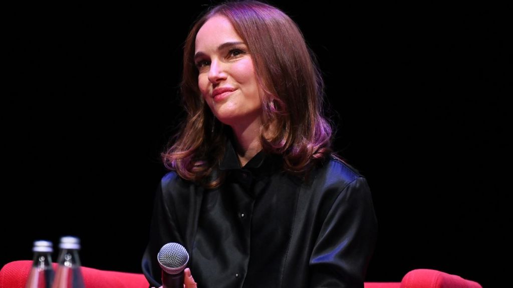 Natalie Portman’s Tutu-Inspired Miniskirt Steals the Show in France Photos