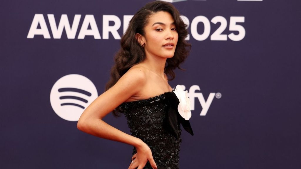 Olivia Dean Wows Fans in Strapless Richard Quinn Gown