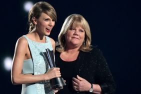 Taylor's Swift's Mom All Praises for Travis Kelce