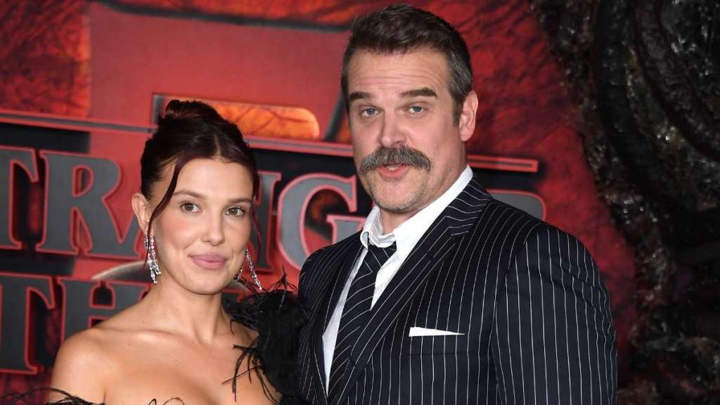 Millie Bobby Brown & David Harbour Fans Celebrate After This Hug