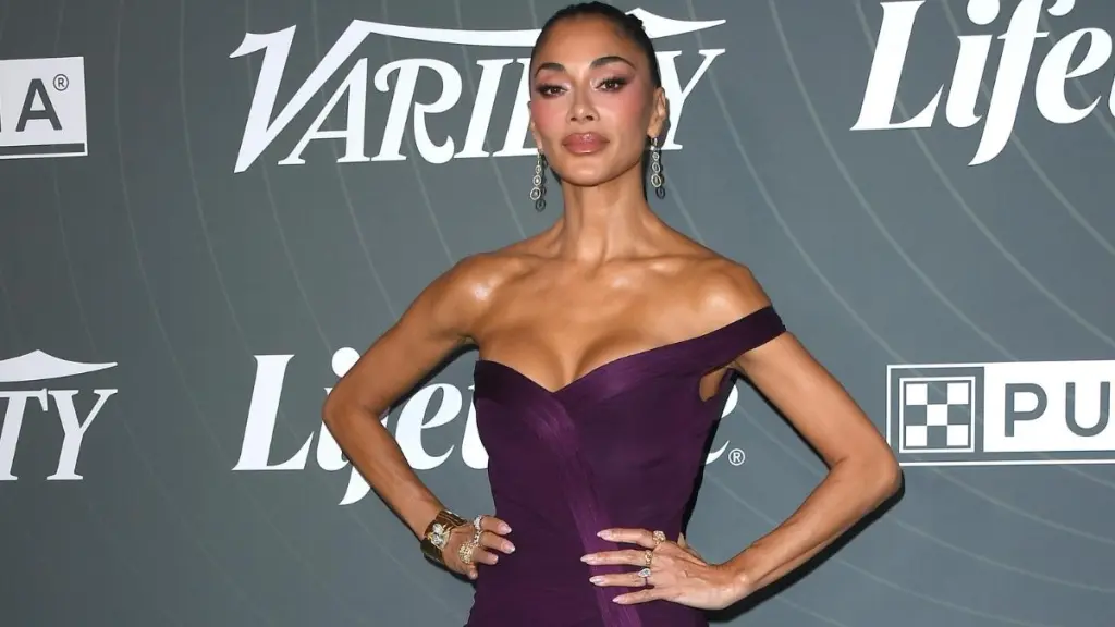 Photos: Nicole Scherzinger Flaunts Abs in Teal Bikini Look