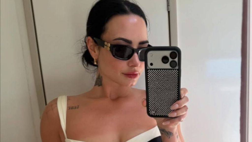 Demi Lovato Lying Down in Bikini Will Make You Look Twice