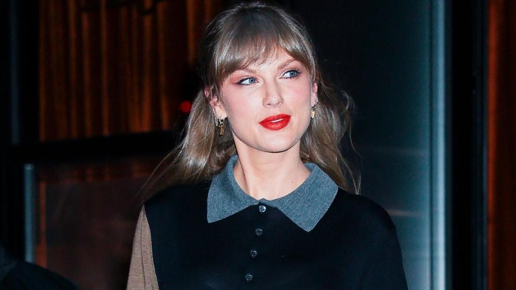 Andy Cohen Wants Taylor Swift to Appear on WWHL