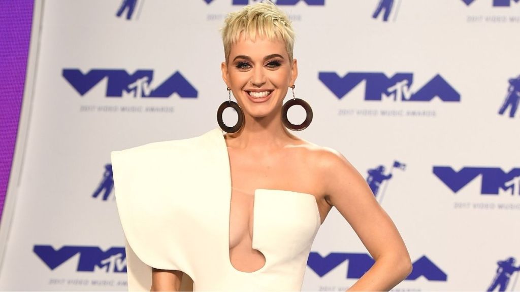 Katy Perry's Thigh-High Slit Dress Steals the Spotlight